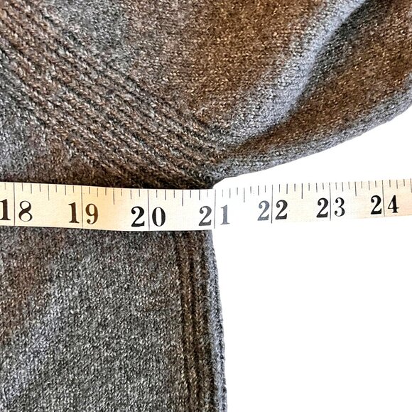 Tahari Womens Gray Turtleneck Tunic Sweater Size M Polyester Spandex Blend NWOT - Picture 10 of 14